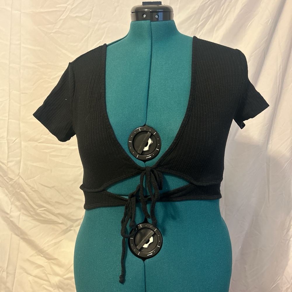 Wild Fable Black Tie-Front Crop Top